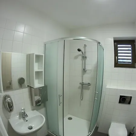 Guest house Ubytovani V Parazoo *
