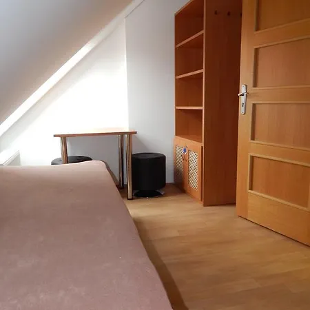 Ubytovani V Parazoo Guest house *